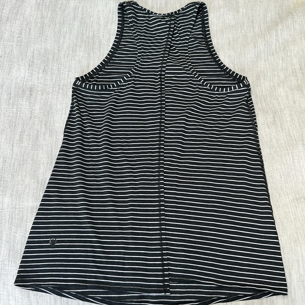 Lululemon Tank - Picture 2 of 5